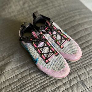 Nike tennis shoes